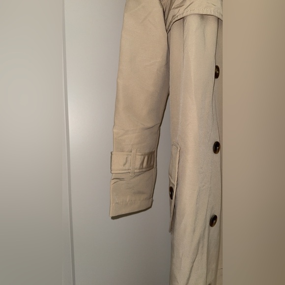 PrettyLittleThing Beige Trench Coat (NWT) - Picture 4 of 6